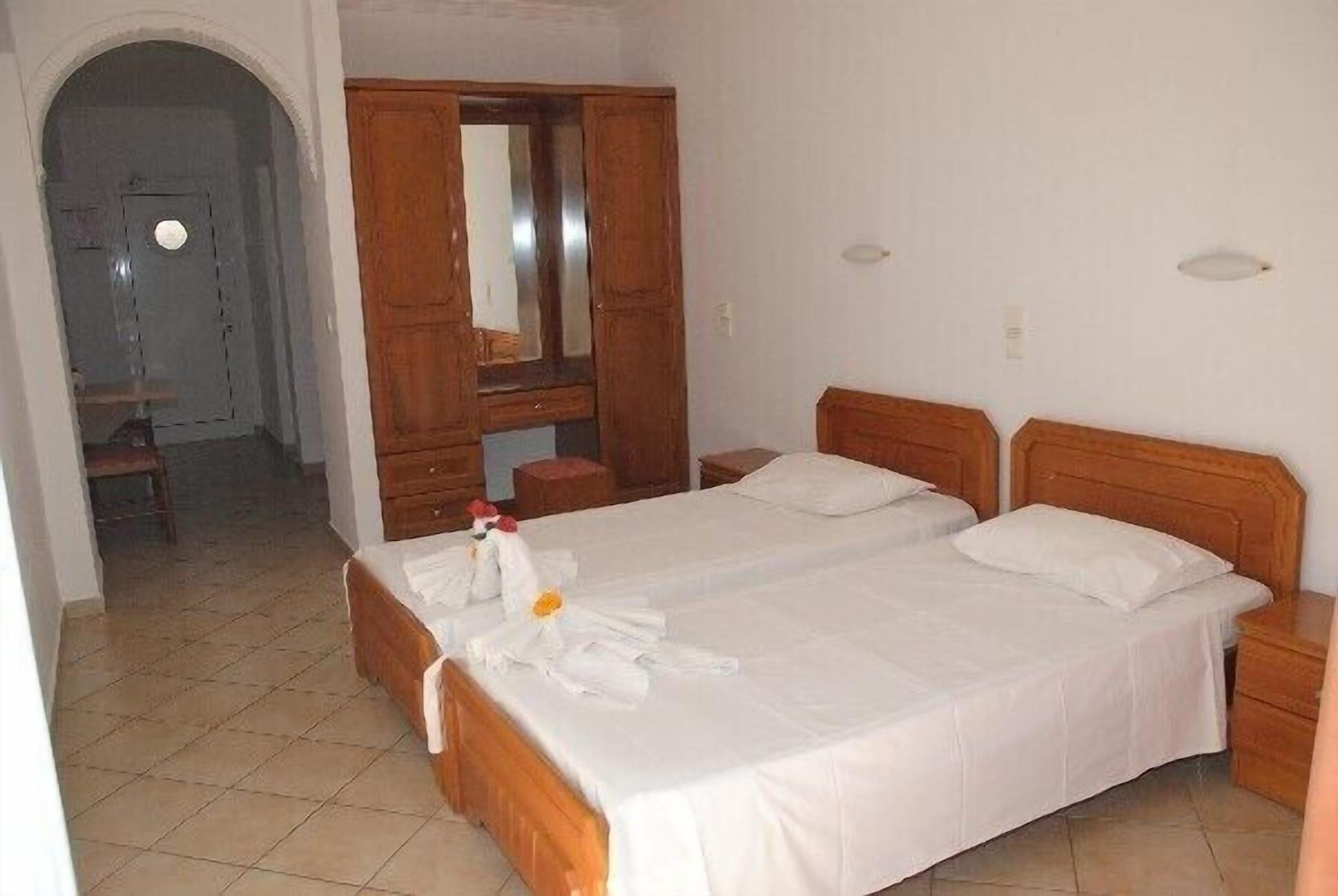 Irene Apartments Agios Gordios  Exterior photo